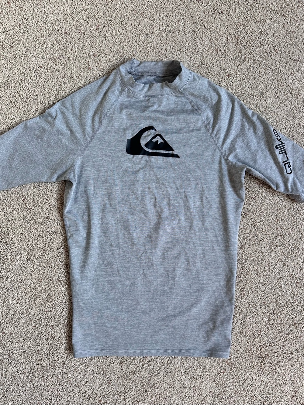 Men’s Quiksilver UPF50 Rash Guard (size small)